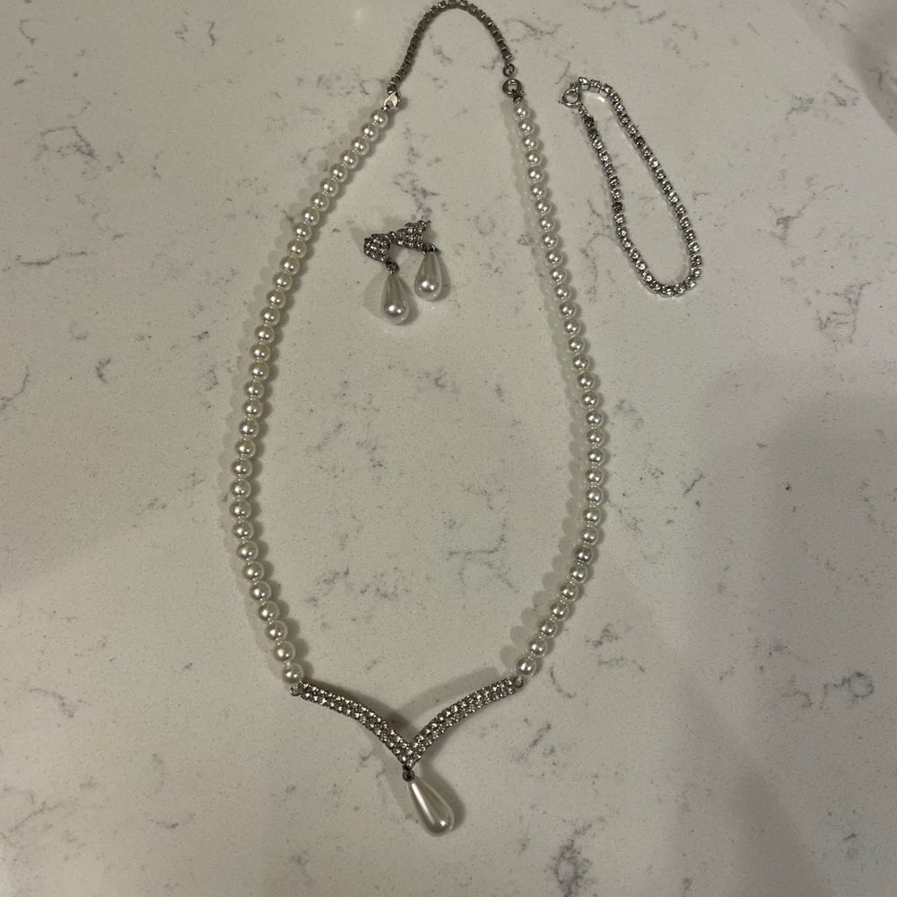 Bridal faux jewelry trio